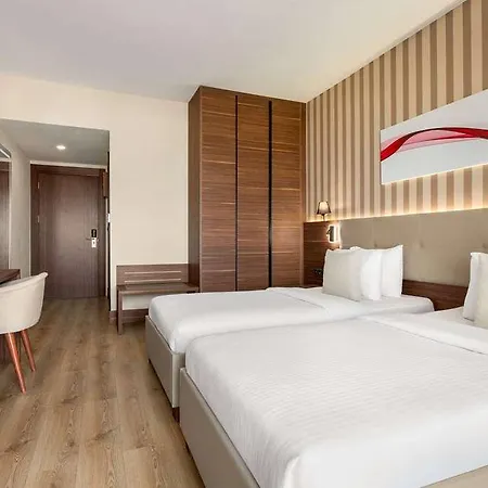 Hotel Ramada Cesme *