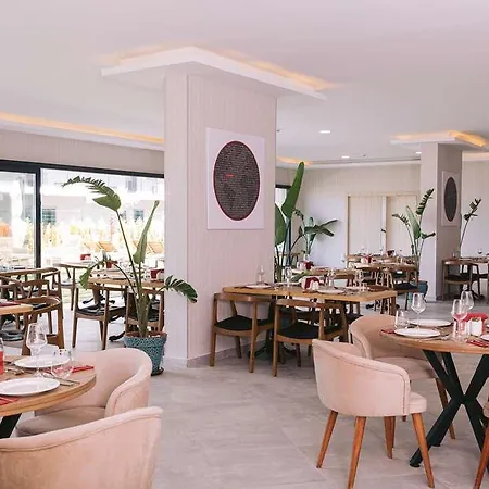 Hotel Ramada Cesme