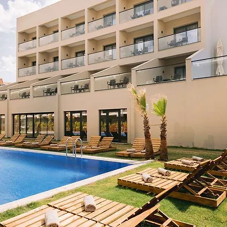 Ramada Cesme *