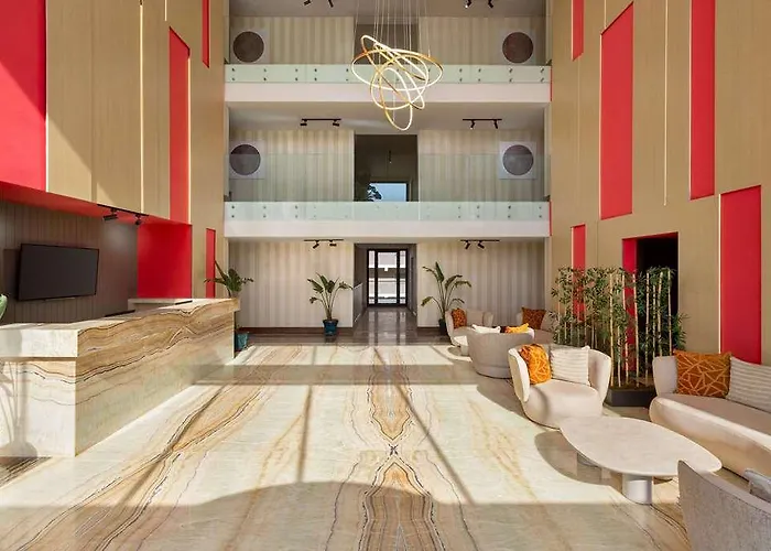 Ramada Cesme Hotel *