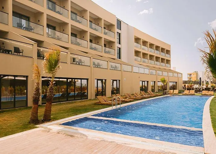 Ramada Cesme Szálloda *